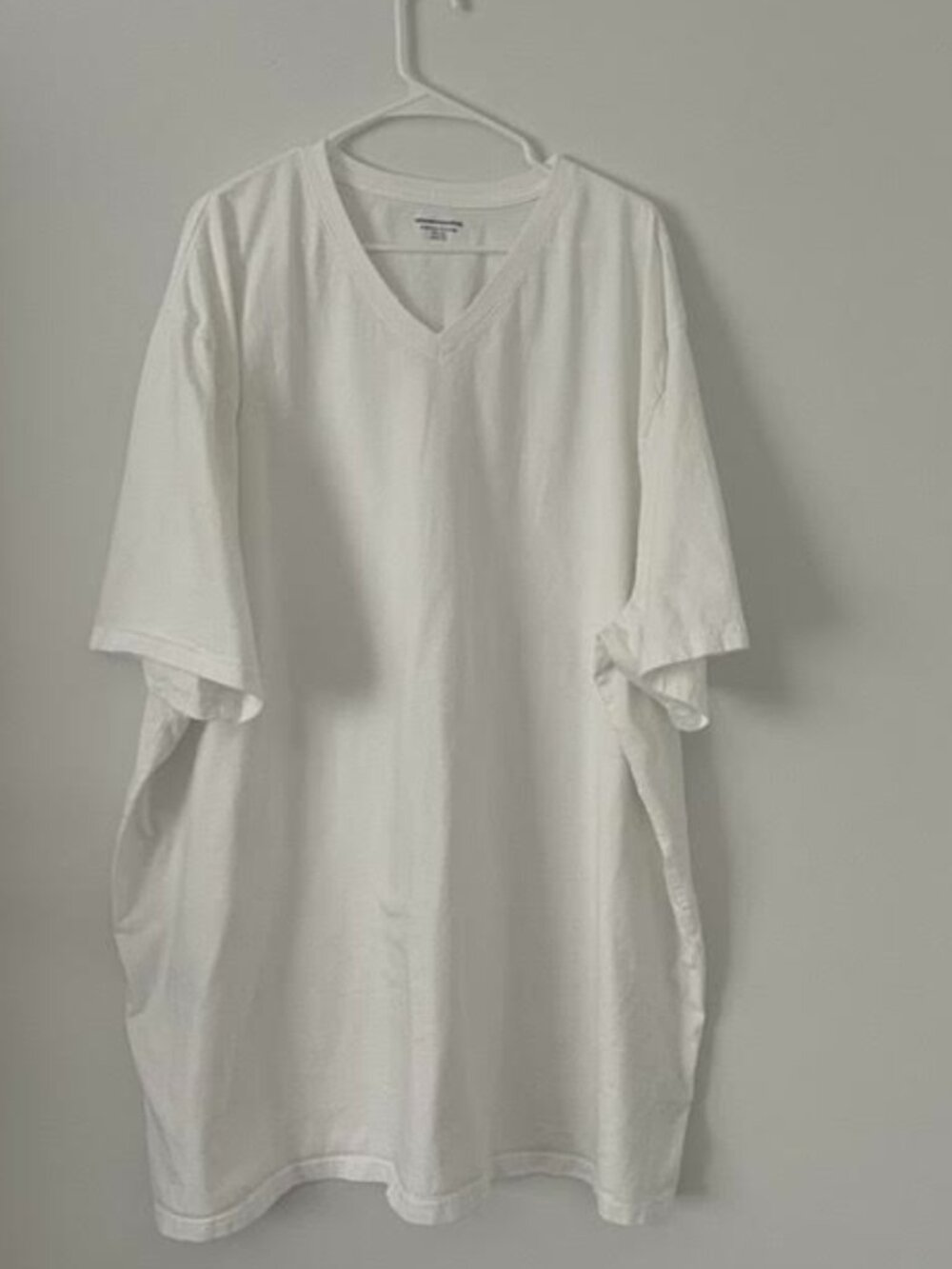 Amazon Essentials Men's 5XLT White Cotton Short Sleeve T-Shirt Big & Tall